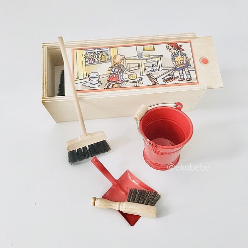 Wooden Dollhouse Cleaning Kit - Red