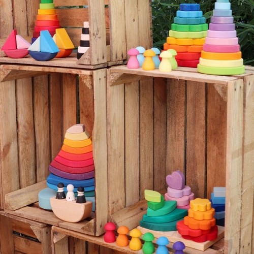 Grimms 6 koka sēnītes varavīksnes krāsās kopā ar citām Grimms rotaļlietām