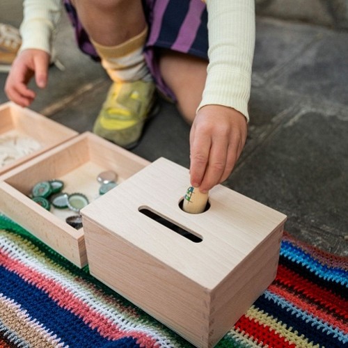 Montessori Object Permanence Box for Babies by Grapat