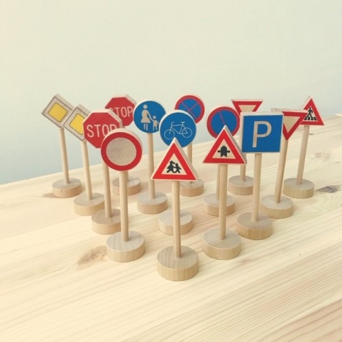 Wooden Traffic Signs Set 15 Pieces Set