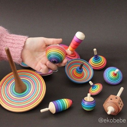 Mader Wooden Rainbow Egg Top - Metal Tip