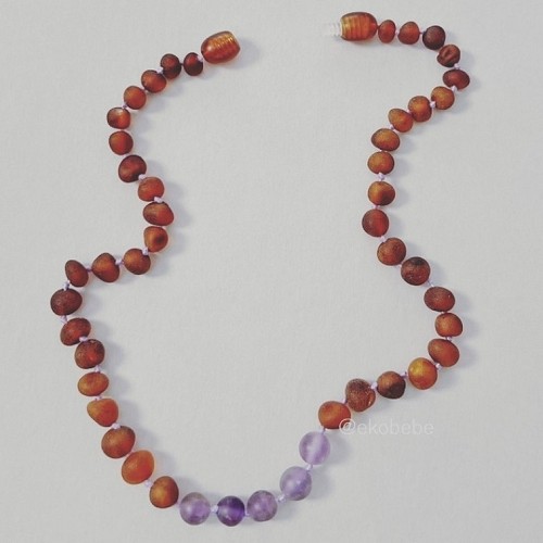 Amber Teething Necklace Raw with Amethyst - Cognac