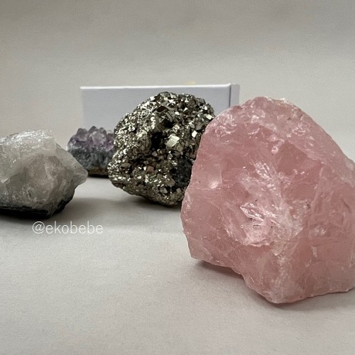 Giftbox Mineral Rock Crystals Healing Energy Stone Collection